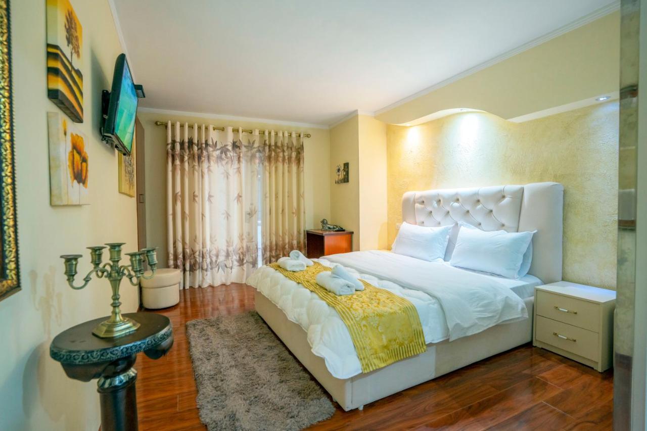 Zobo Hotel Shkodër エクステリア 写真