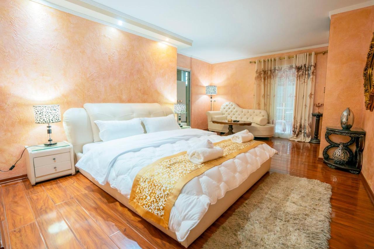 Zobo Hotel Shkodër エクステリア 写真