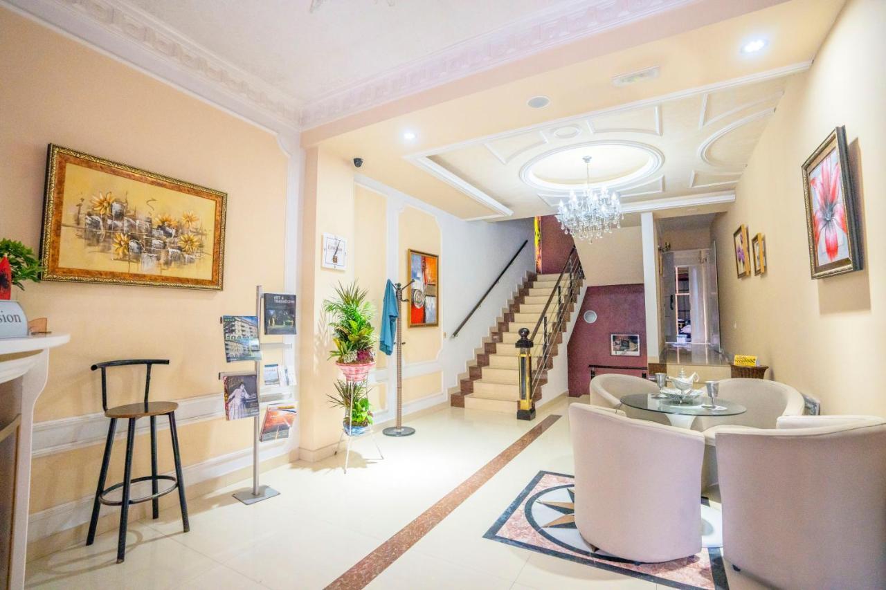 Zobo Hotel Shkodër エクステリア 写真