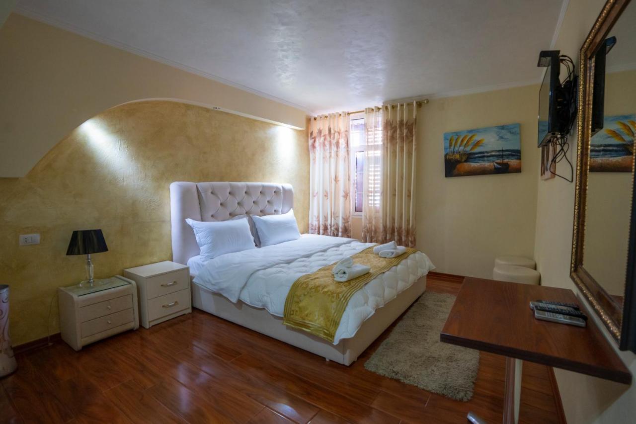 Zobo Hotel Shkodër エクステリア 写真