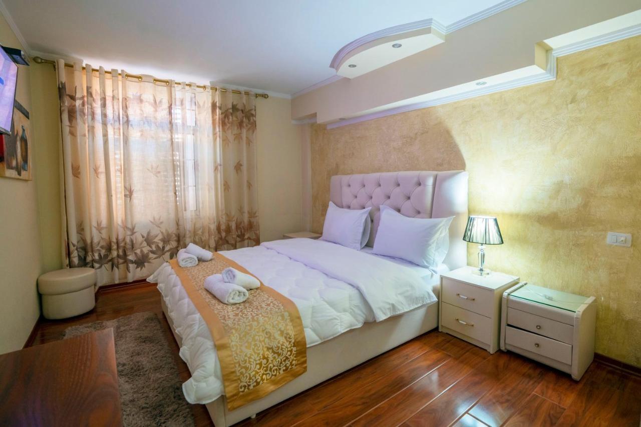 Zobo Hotel Shkodër エクステリア 写真