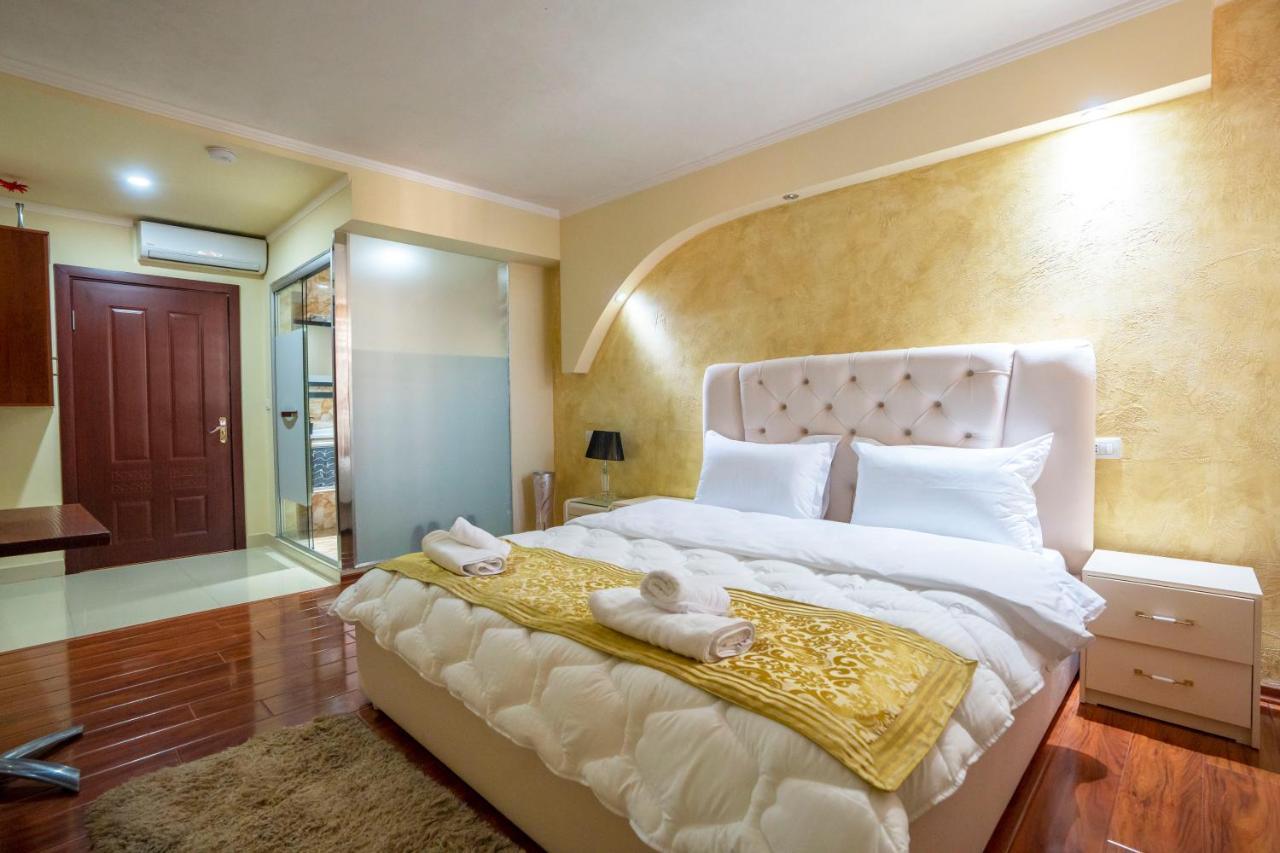 Zobo Hotel Shkodër エクステリア 写真