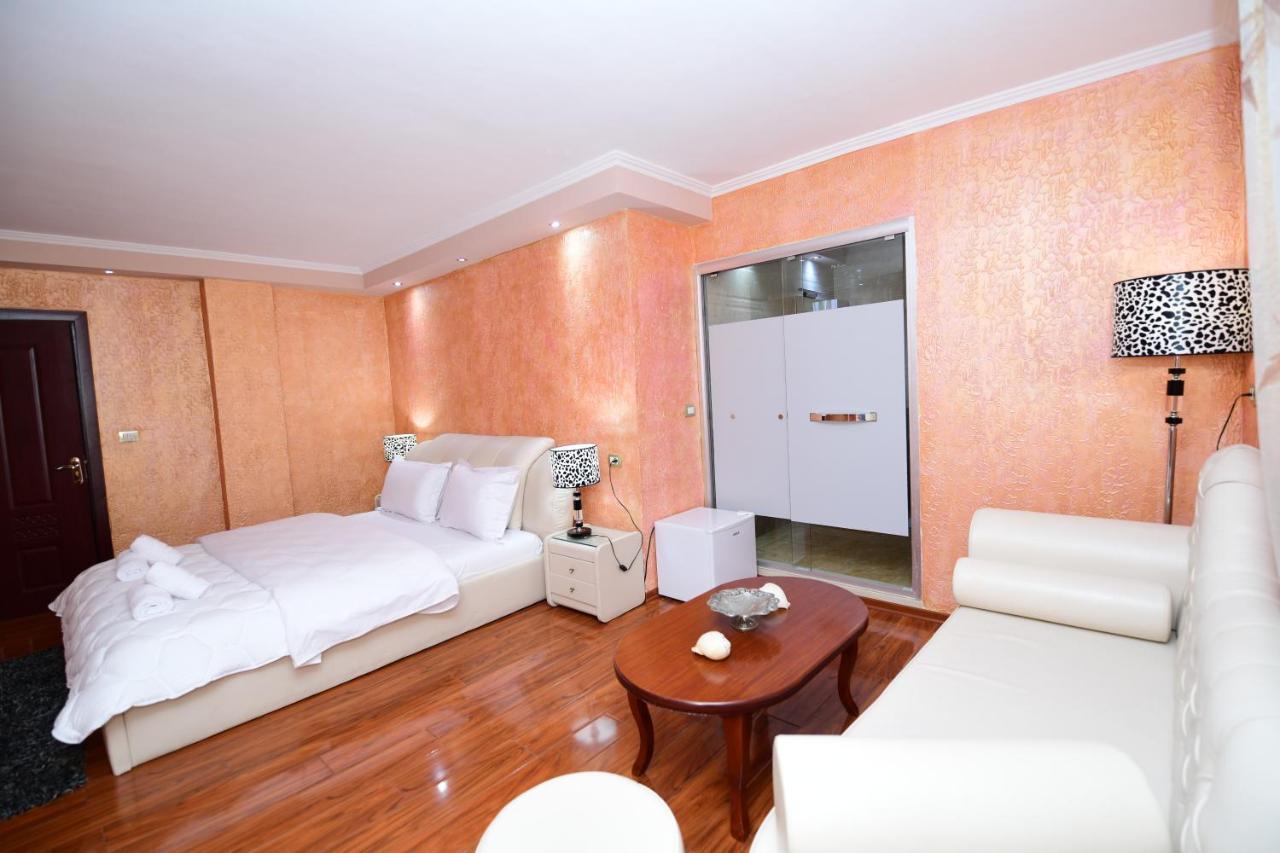 Zobo Hotel Shkodër エクステリア 写真