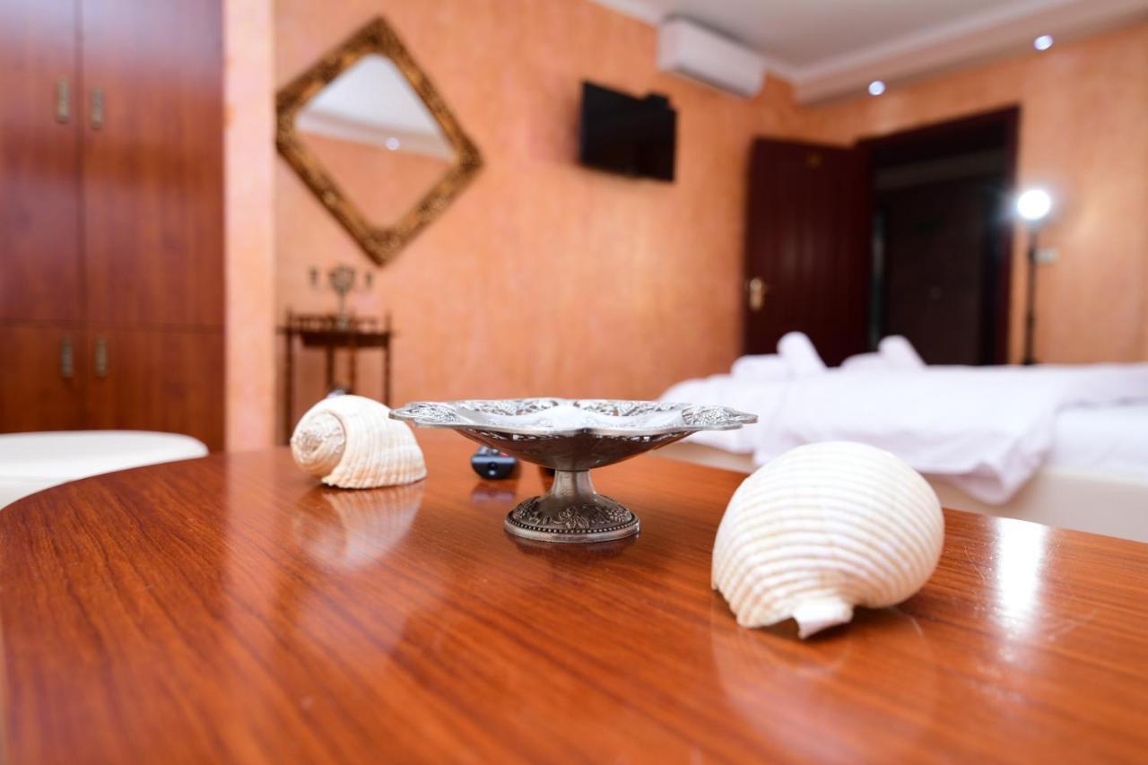 Zobo Hotel Shkodër エクステリア 写真