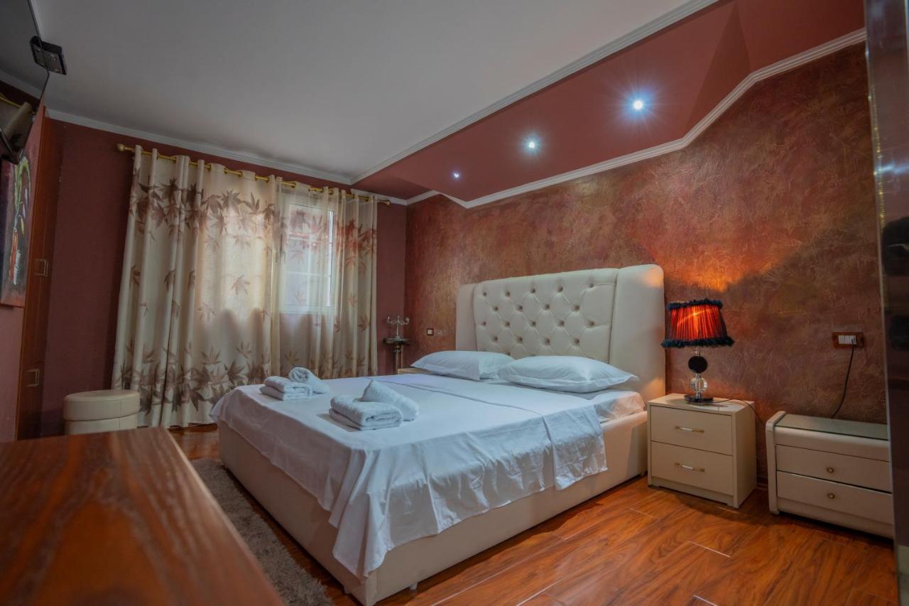 Zobo Hotel Shkodër エクステリア 写真