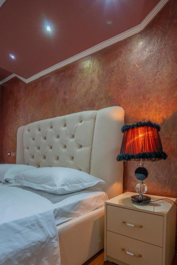 Zobo Hotel Shkodër エクステリア 写真