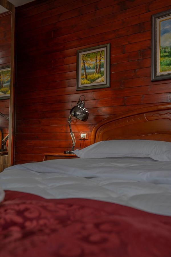 Zobo Hotel Shkodër エクステリア 写真